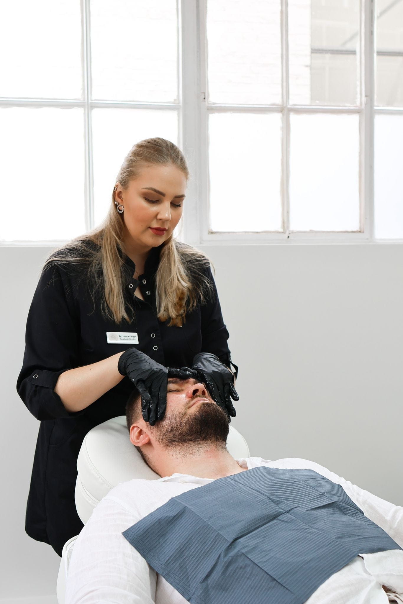 How to Choose the Right Cosmelan Depigmentation Peel Treatment in the UK